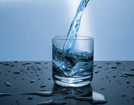 純淨水和礦泉水哪個好? 純淨水和礦泉水哪個好?